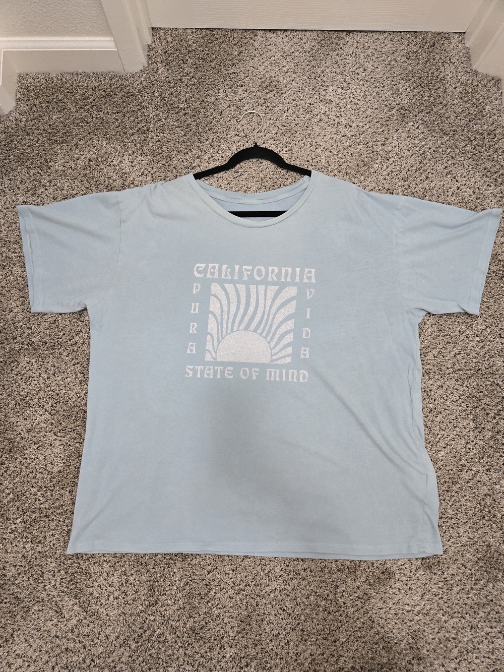 Pura Vida Graphic T-shirt